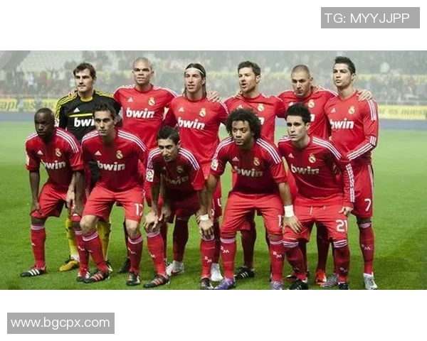 足球明星卡点视频集锦展现球场风采与精彩瞬间的完美结合