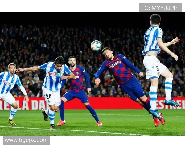 足球明星田径赛激情对决展现运动精神与友谊的完美结合 足球明星田径赛激情对决展现运动精神与友谊的完美结合