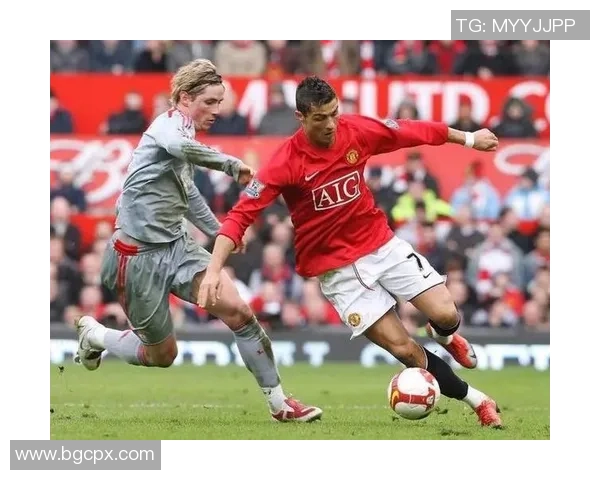 旋转运球足球明星的技巧与魅力解析让你领略足球场上的精彩瞬间