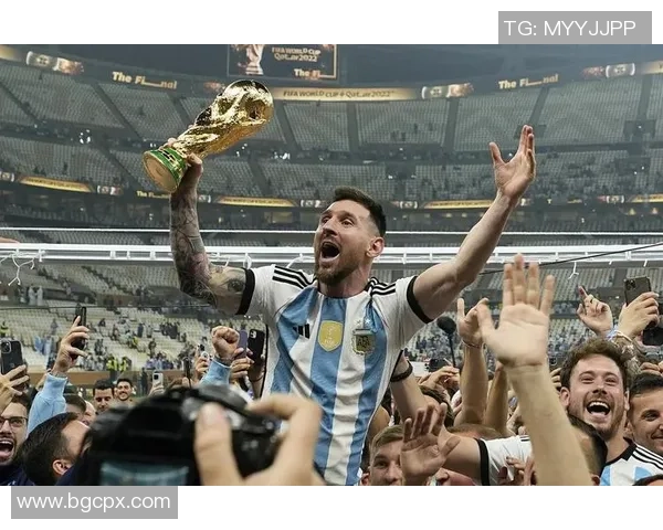 揭秘足球明星的辉煌生涯与成就挑战你的足球知识极限