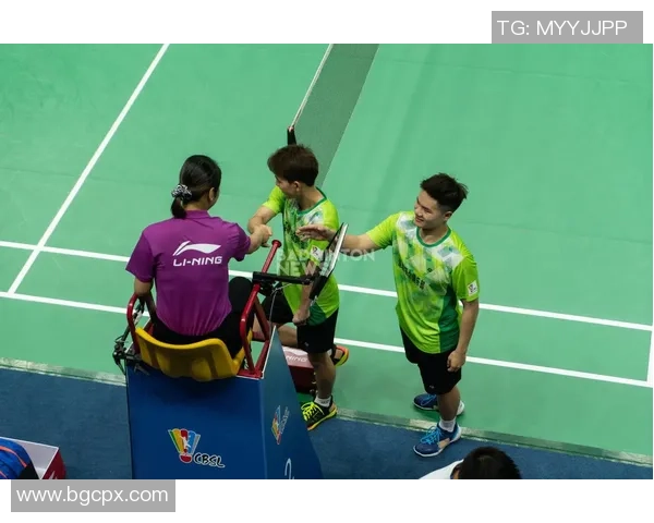 成都羽毛球队与北京羽毛球队赛后复盘分析意识碰撞与战术较量